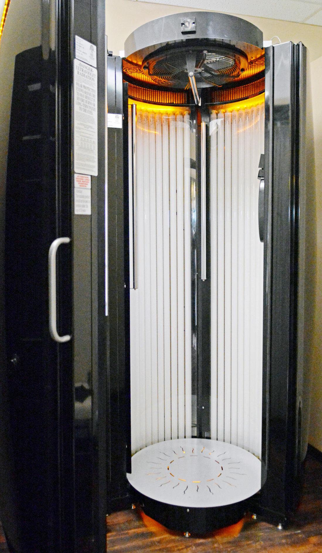 'The tanning lady' opens The Tanning Place Local