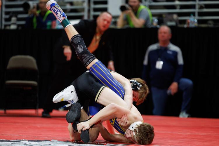 022126-owh-spo-boyswrestling-nf-03.JPG