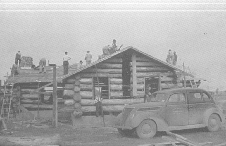 walton lodge BW