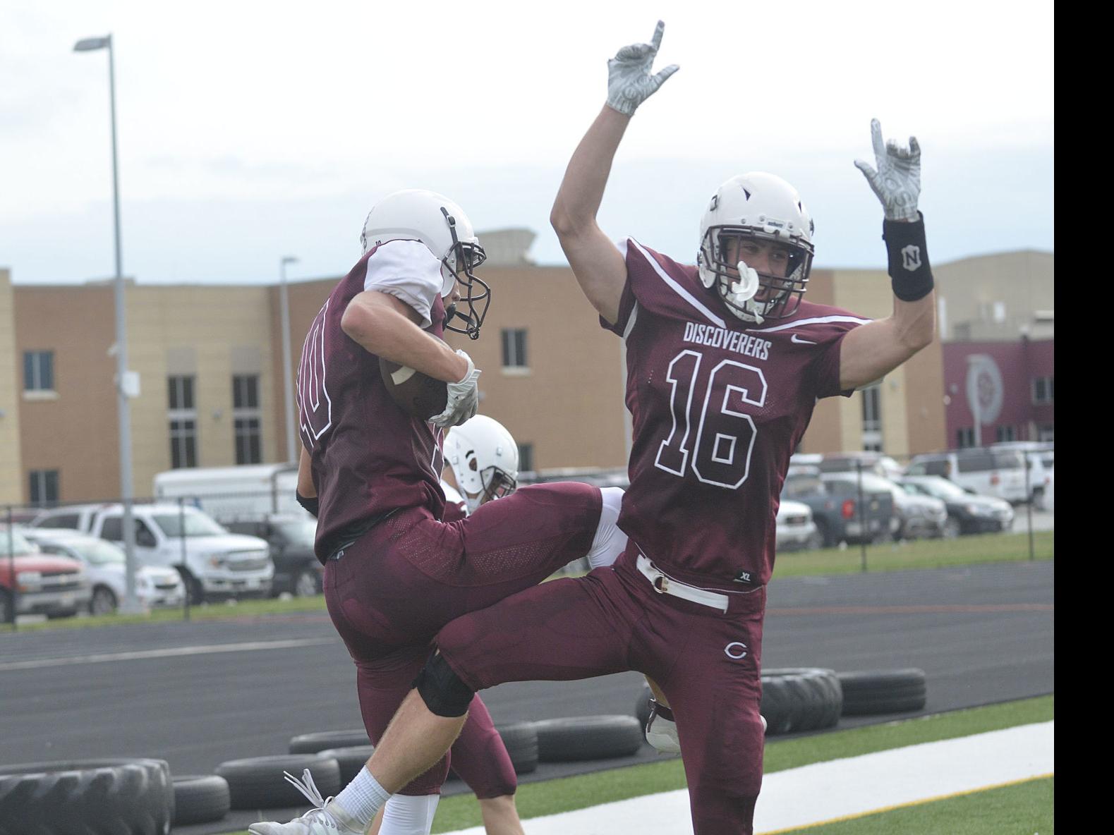 Chs Football Regulators Mount Up High School Columbustelegram Com
