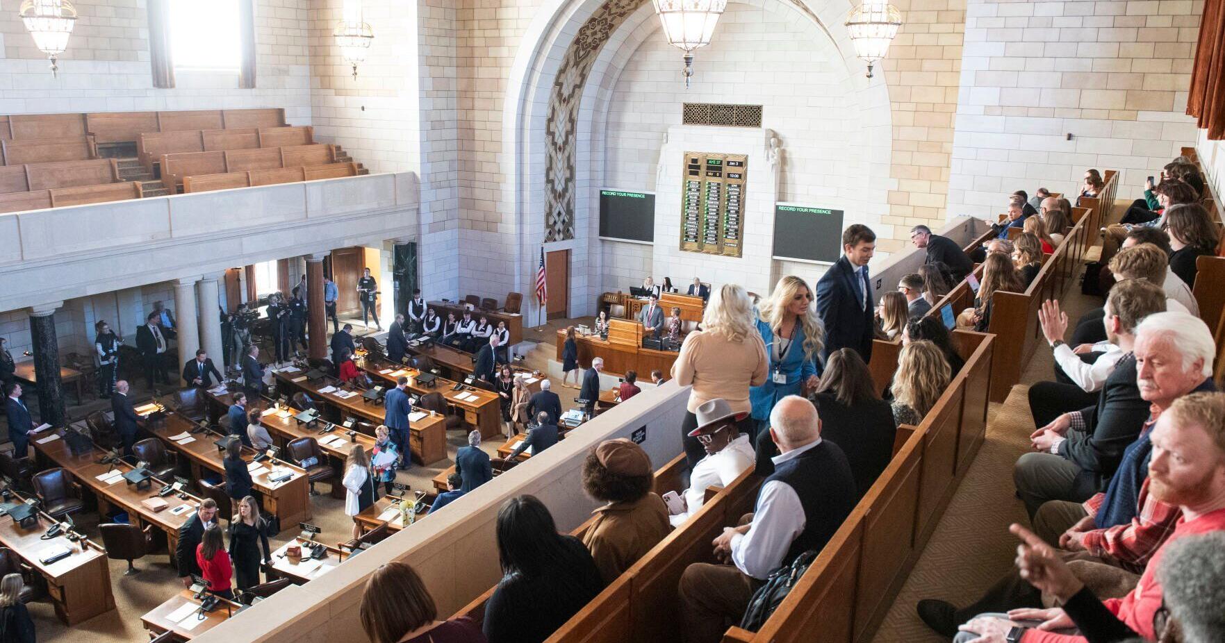 Nebraska lawmakers give final OK to expansion of prenatal care, Pillen's power over commission - Vimarsana News