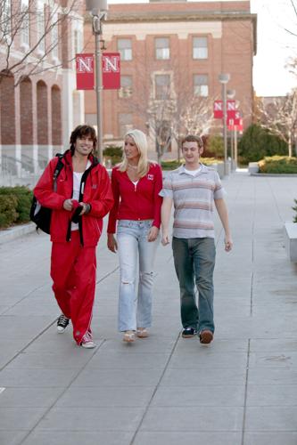 Tommy Lee goes to college