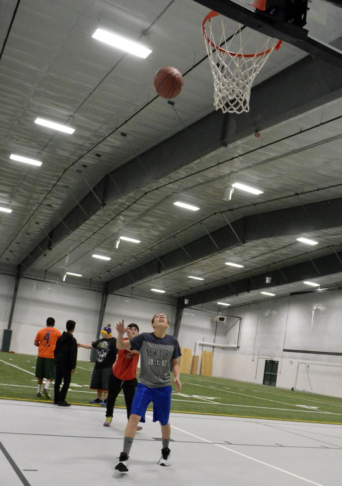 Field House Buzzing With Activity News Columbustelegram Com