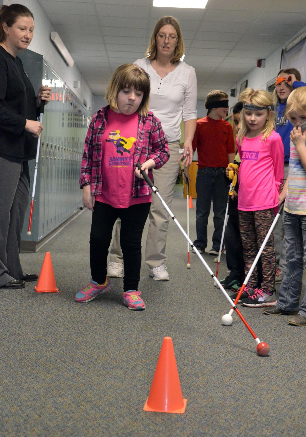students learn see blind girl obstacles local students learn see blind girl obstacles local