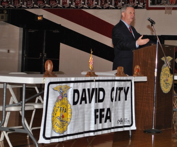 Governor visits DCHS
