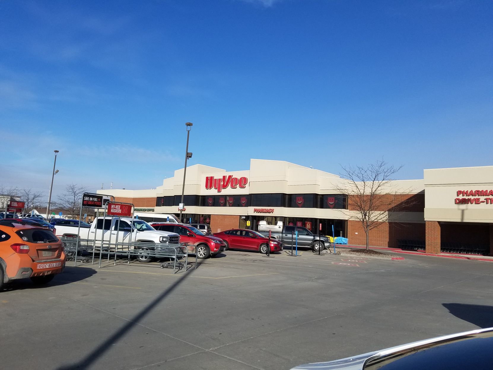 Hy Vee to donate 1M and 1 million volunteer hours to