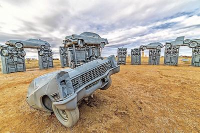 Celebrities Kutcher, Kunis visit Carhenge