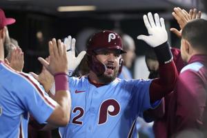 Phillies slugger Kyle Schwarber hits 4 homers in game against Braves