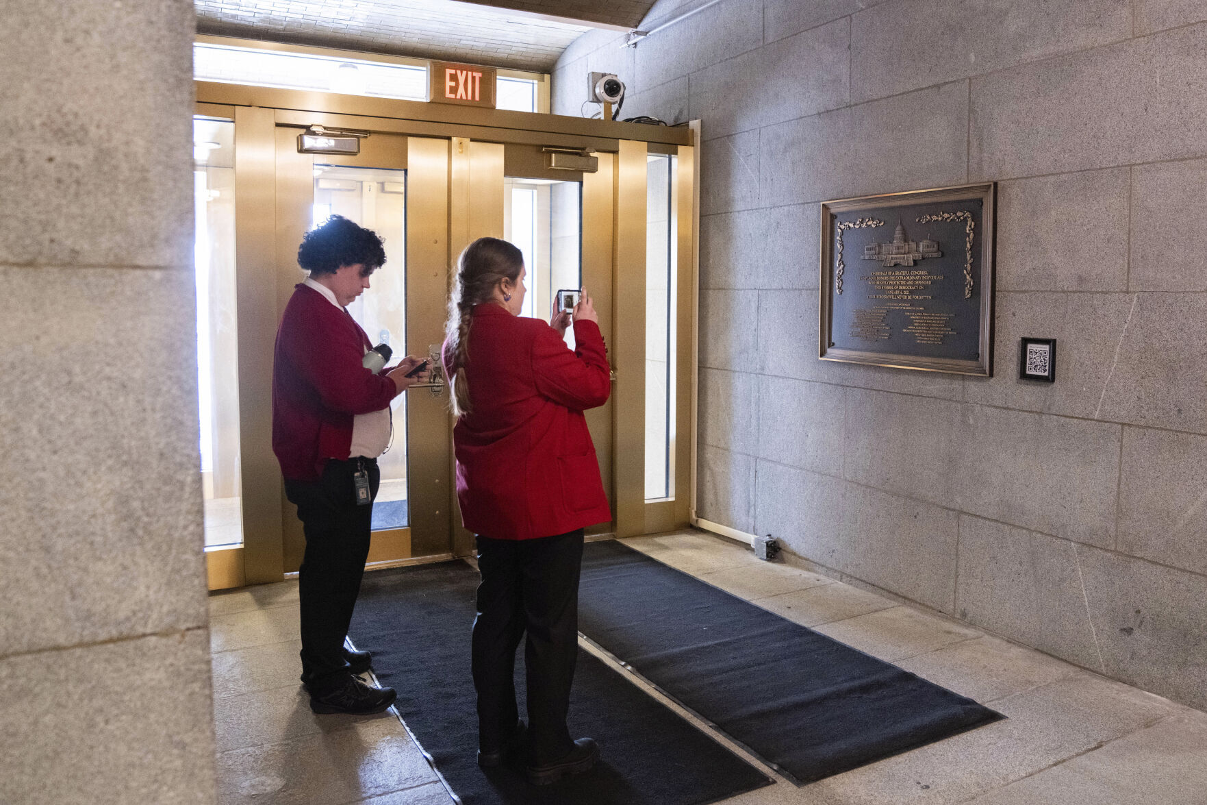 Jan. 6 plaque honoring police officers installed at Capitol