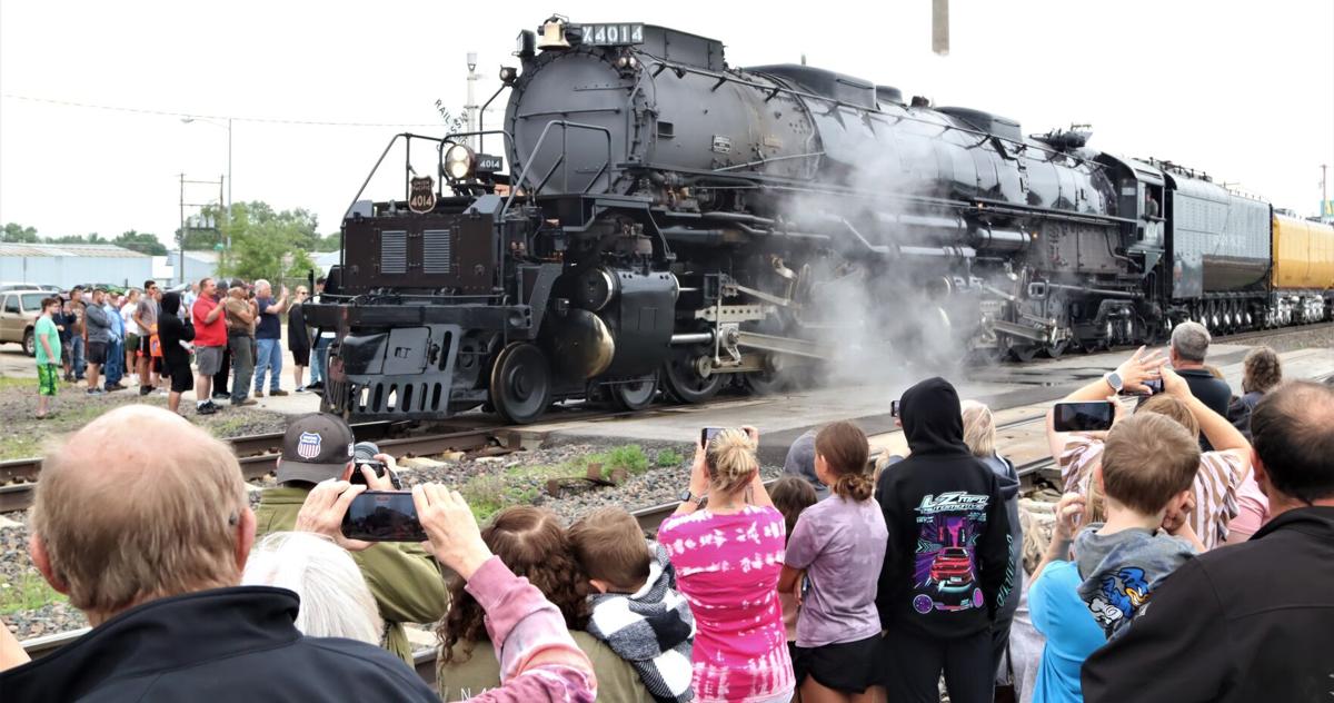 I hear the train a-comin': Big Boy engine makes whistle stop in ...