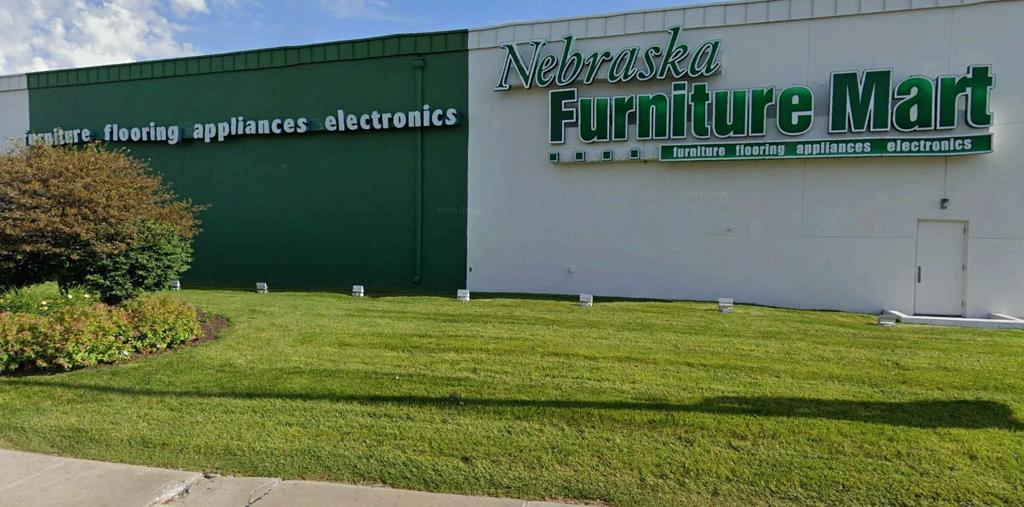 You Can Now Drink Beer Wine And Coffee While Shopping At Nebraska Furniture Mart Local Columbustelegram Com