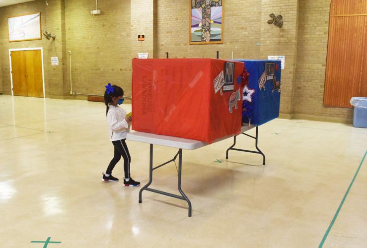 American pride St. Bons students vote in mock election