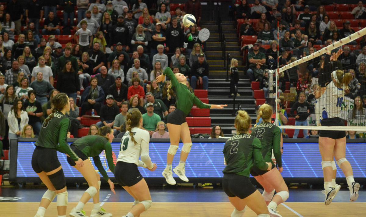 HowellsDodge football leaves Winside with a win