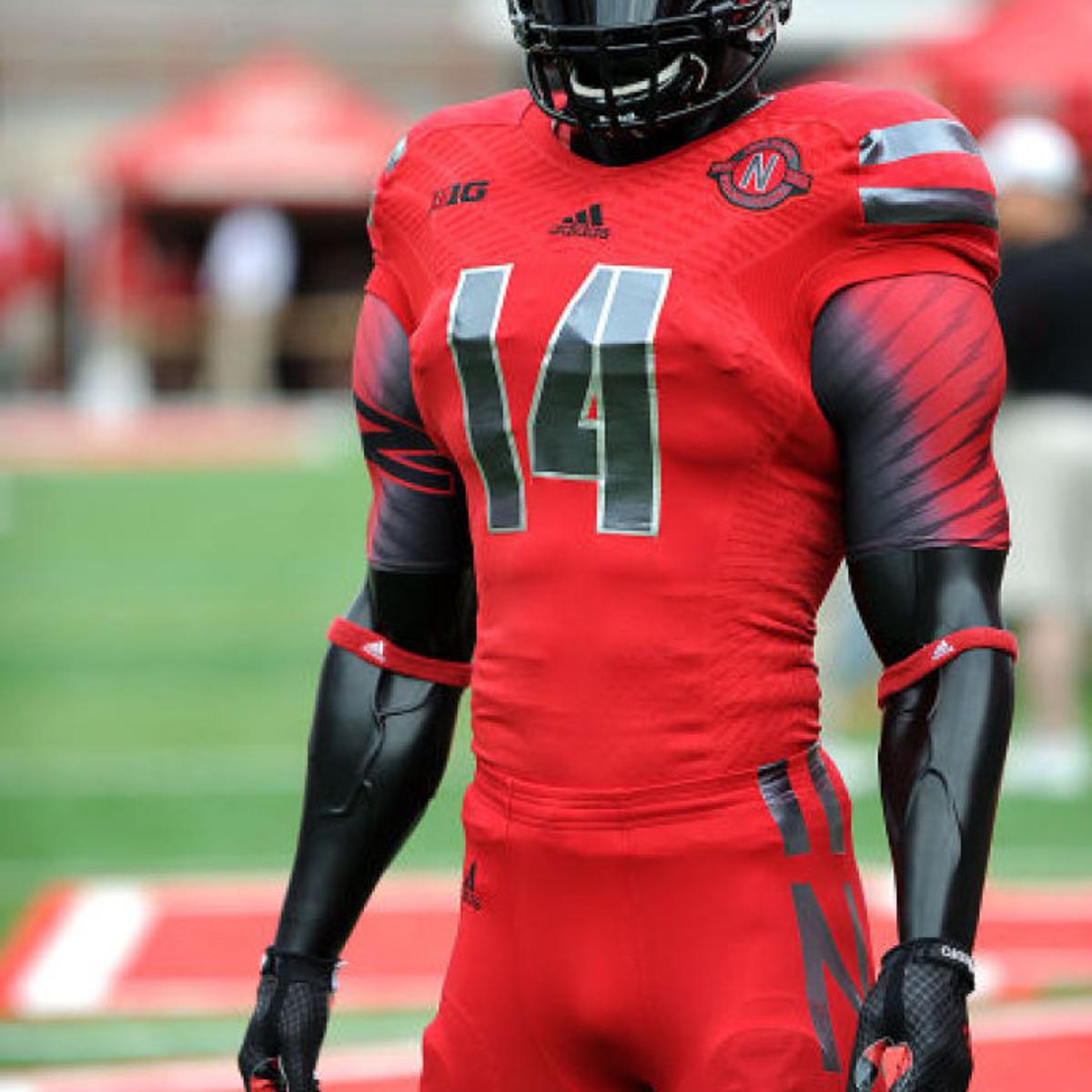 Nebraska Unveils New Alternate Uniform Sports Columbustelegram Com