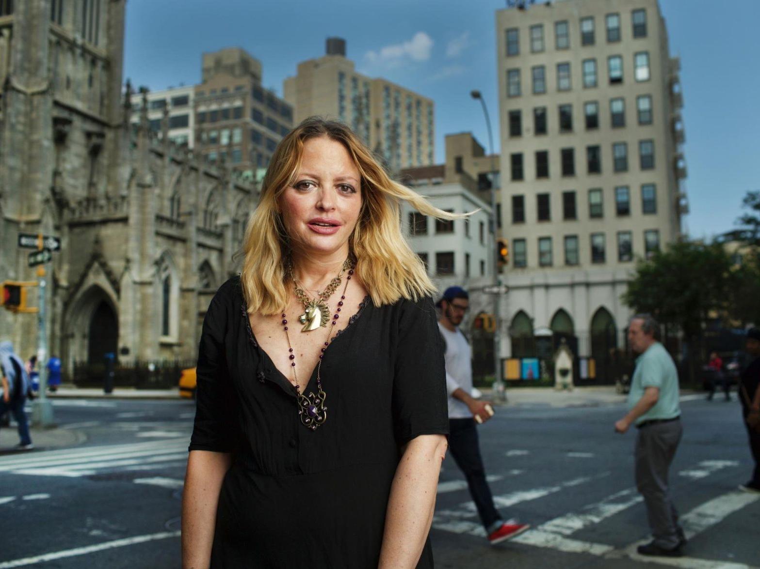 Elizabeth Wurtzel Author Of Prozac Nation Dies At 52 After Cancer Battle Entertainment Columbustelegram Com