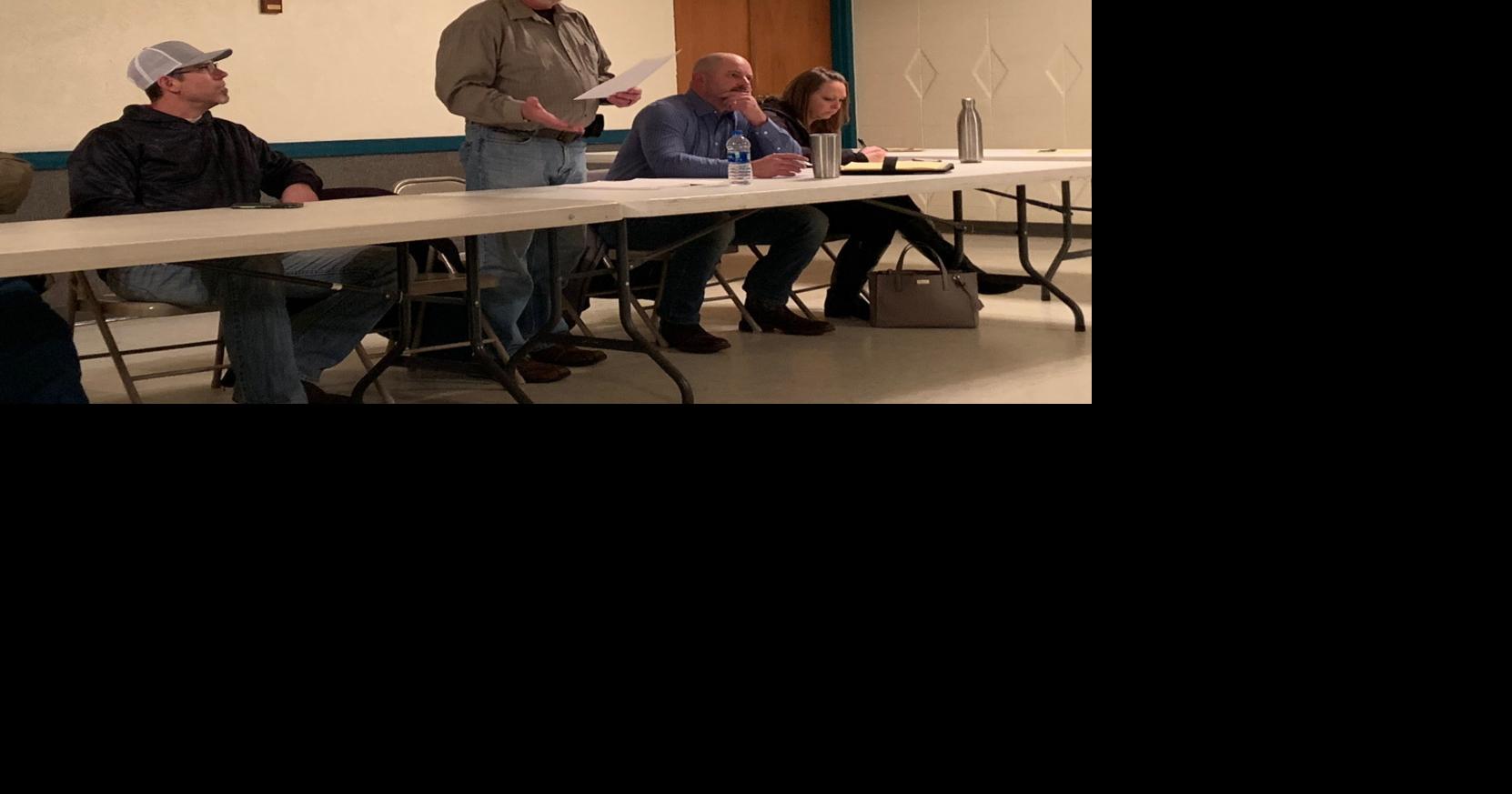 Flood concerns spark debate Wagner Lakes residents discuss worries at