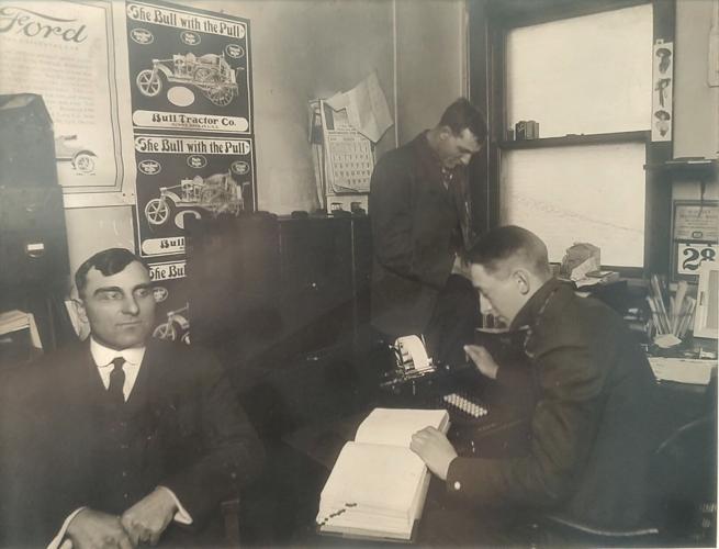 1920s Reinecke dealership photo