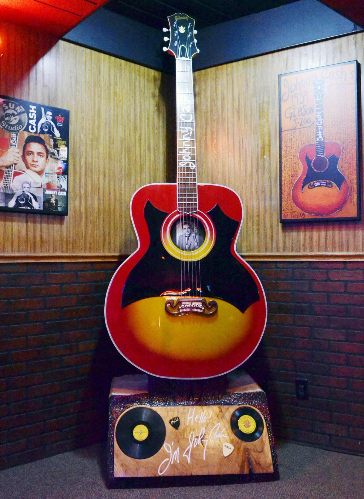 Massive guitars pay tribute to 'Man in Black' | Local | columbustelegram.com