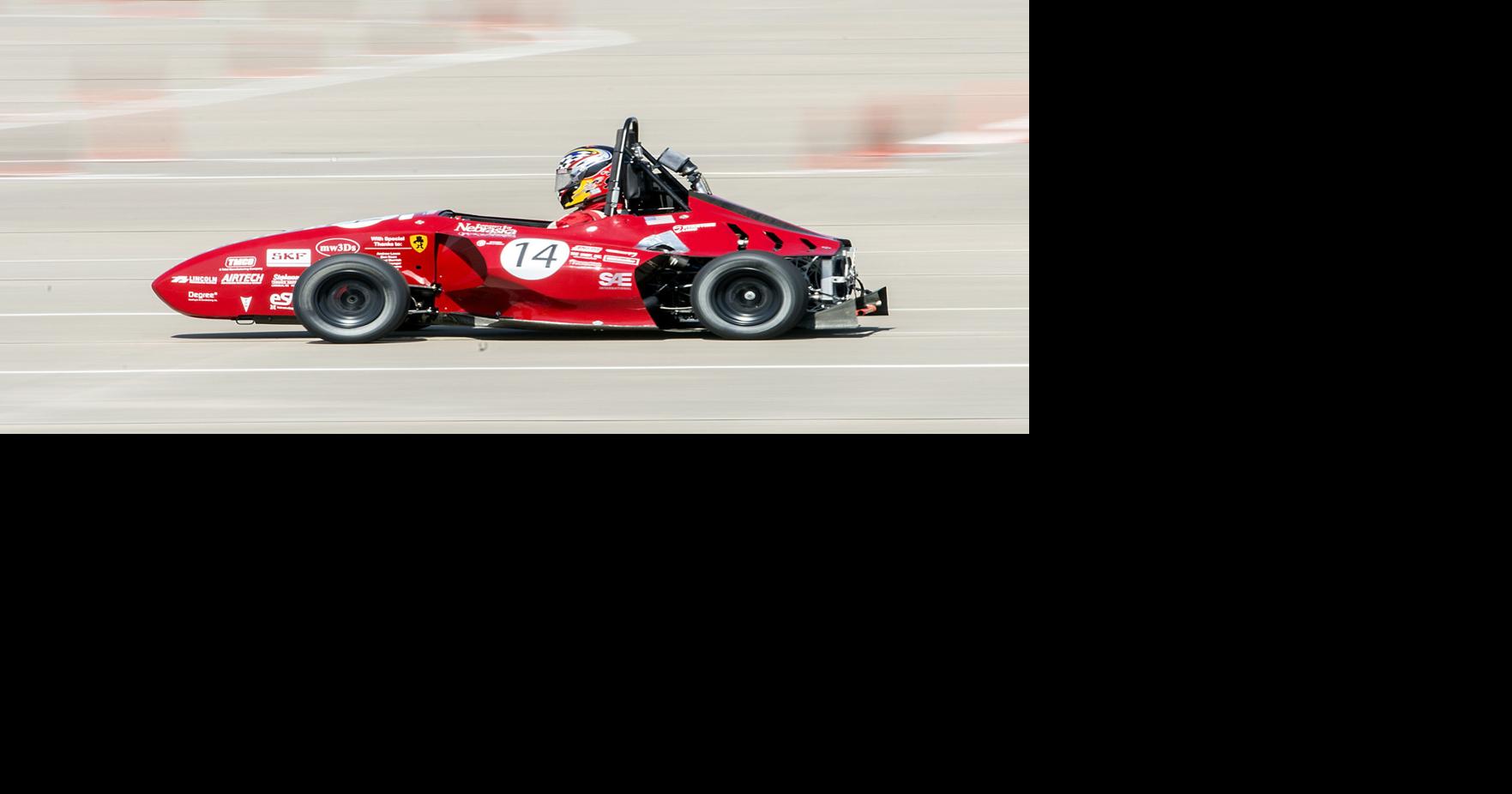 Aerospace companies find engineers at Nebraska race