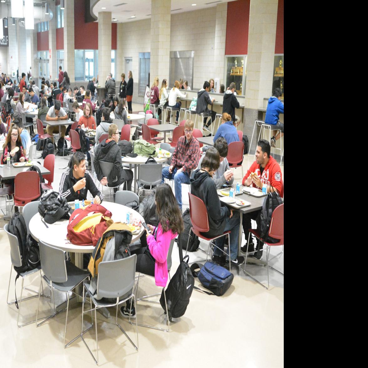 Chs Adds Tables Adjusts Schedules To Improve Lunchroom