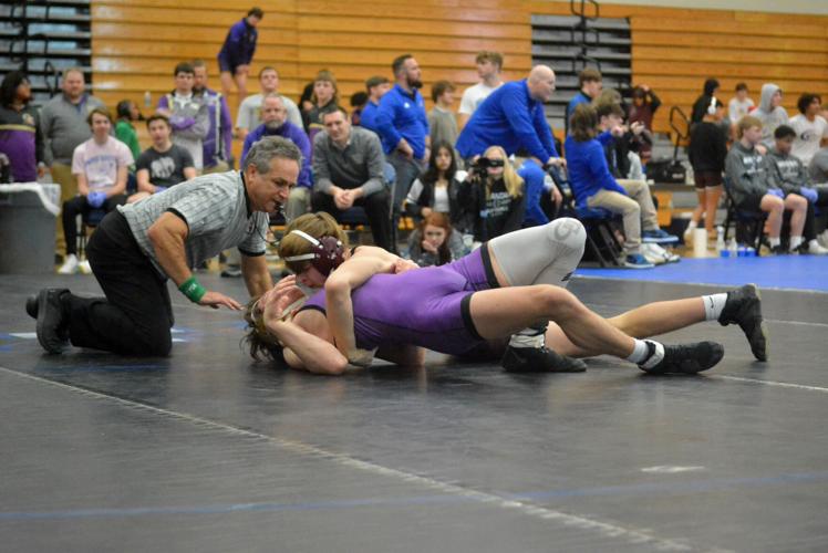Brenyn and Jaeston Delano lead Discoverers at Council Bluffs Classic