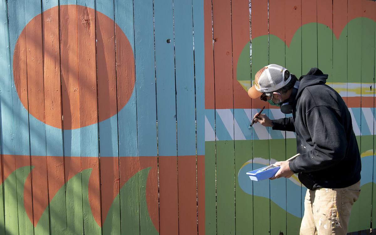 Lincoln Man Turns Fence Into Mural To Liven Up Neighborhood Amid Pandemic Home And Garden Columbustelegram Com