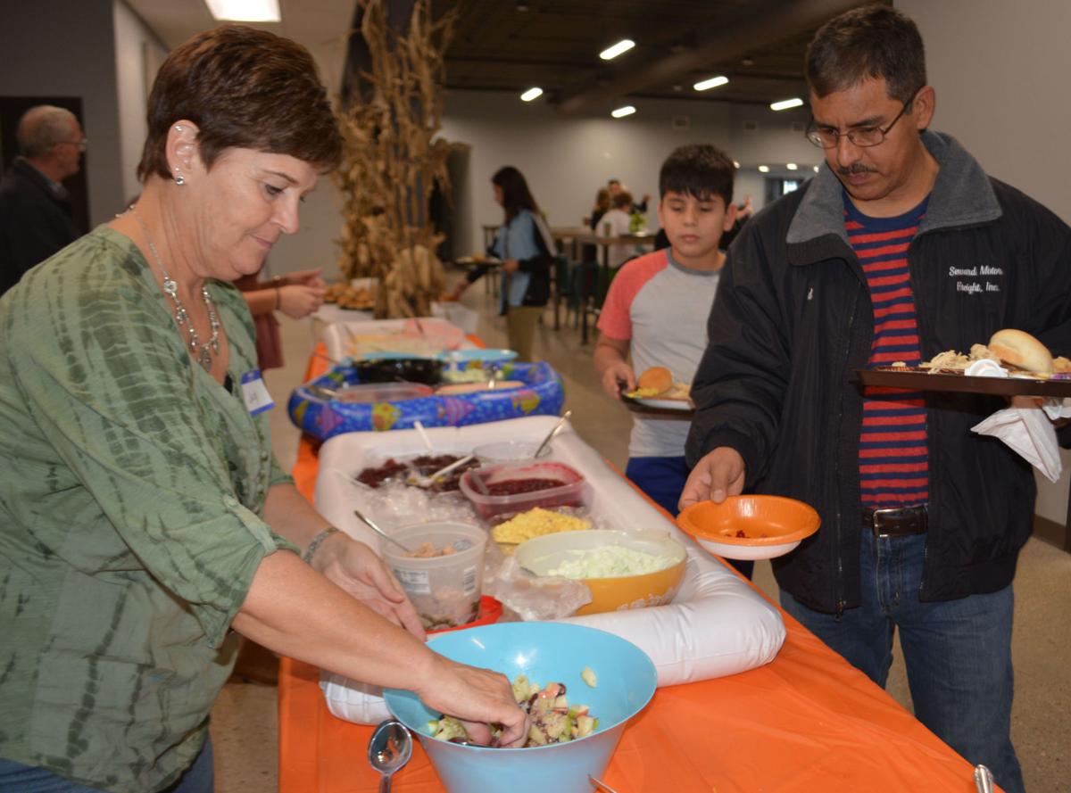 Come As You Are Thanksgiving Community Banquet On Tap Again Local Columbustelegram Com