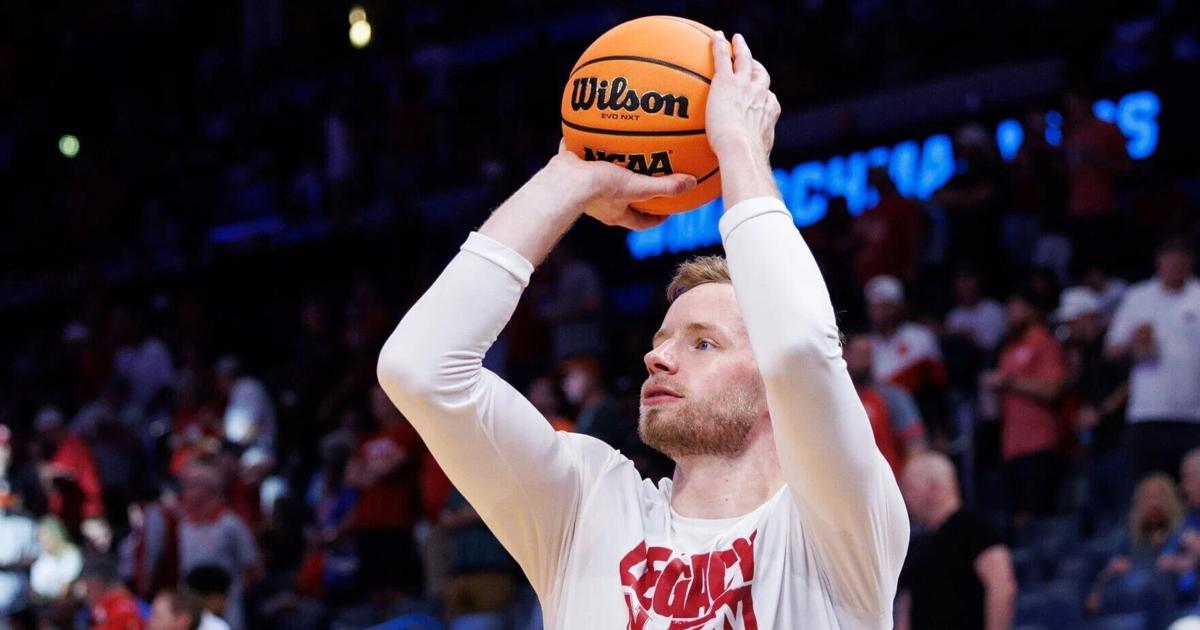 Live updates: Nebraska, Vanderbilt trade thrilling blows to open second half