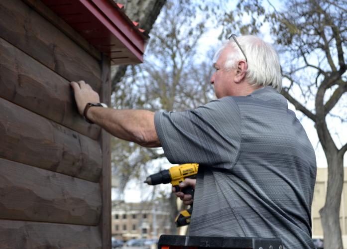 Columbus Ne Downtown Christmas Stroll 2022 While Christmas Stroll Is Out, Downtown Still Full Of Spirit This Holiday  Season | Local | Columbustelegram.com
