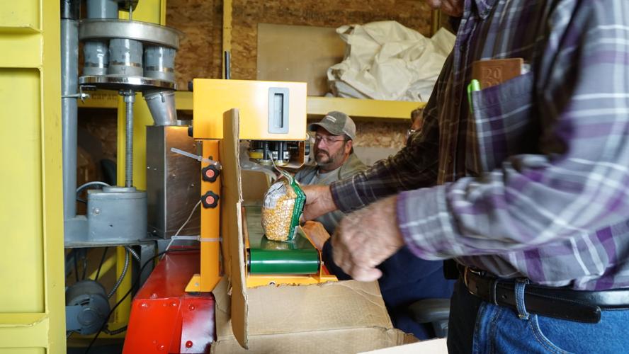 Daniel Hilger packages popcorn
