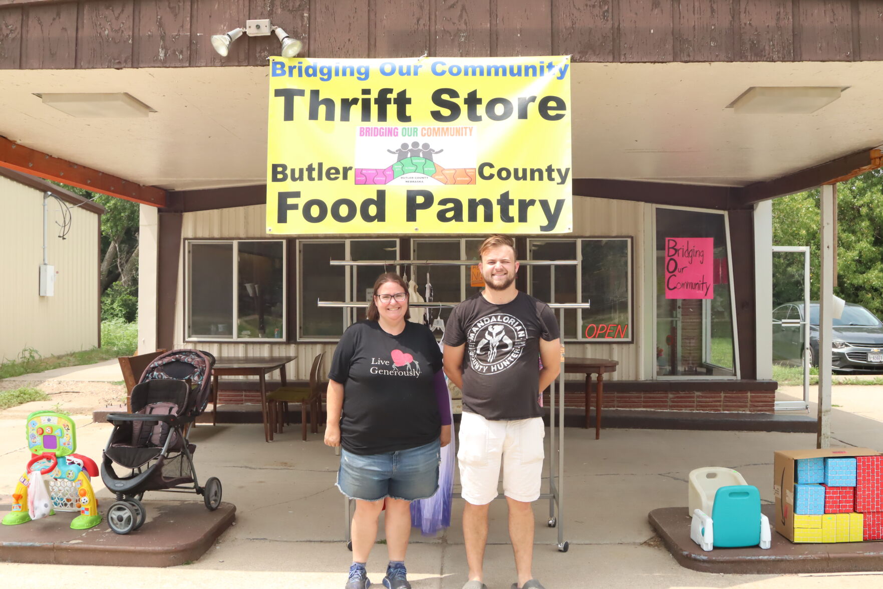 Thrift store and Butler County Food Pantry open