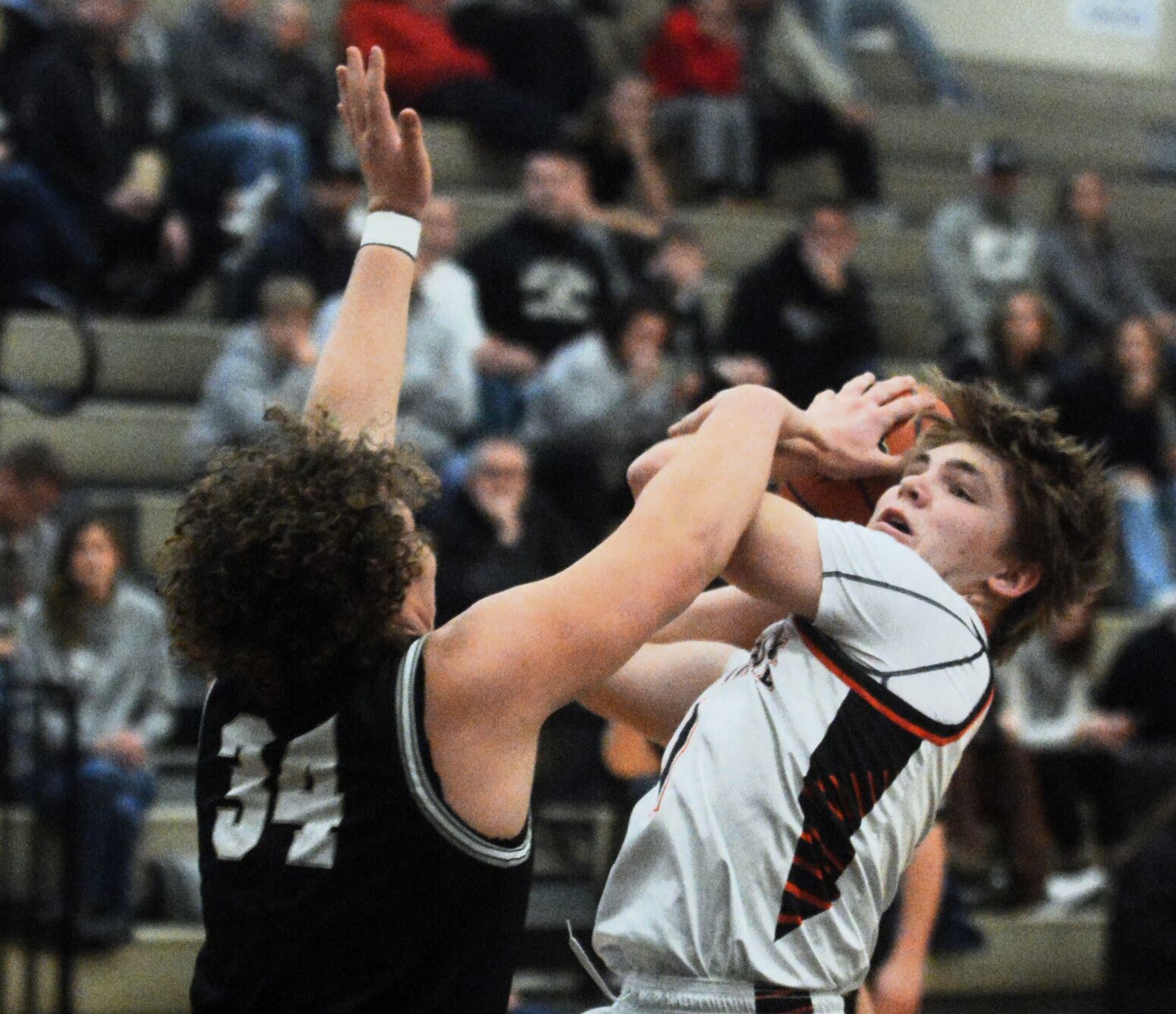 Westville Tigers, Hoopeston Area Cornjerkers, and Oakwood Comets Triumph in Vermilion County Tournament