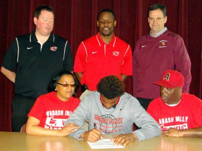 Danville Standout Smith Signs With Wabash Valley Sports