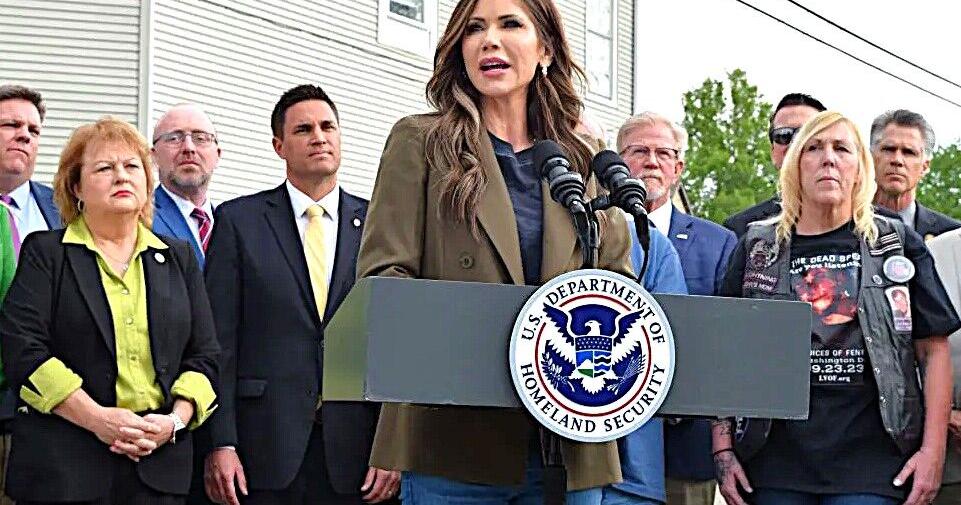DHS Secretary Noem defends ICE tactics in second Illinois visit | News ...