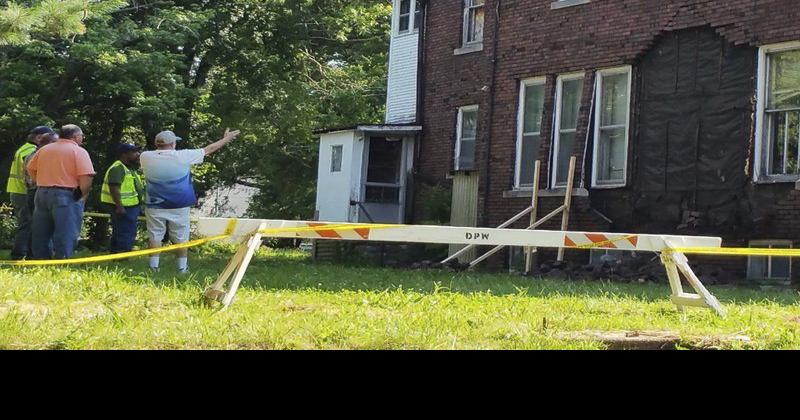 Building condemned after wall collapse | Local News | commercial-news.com