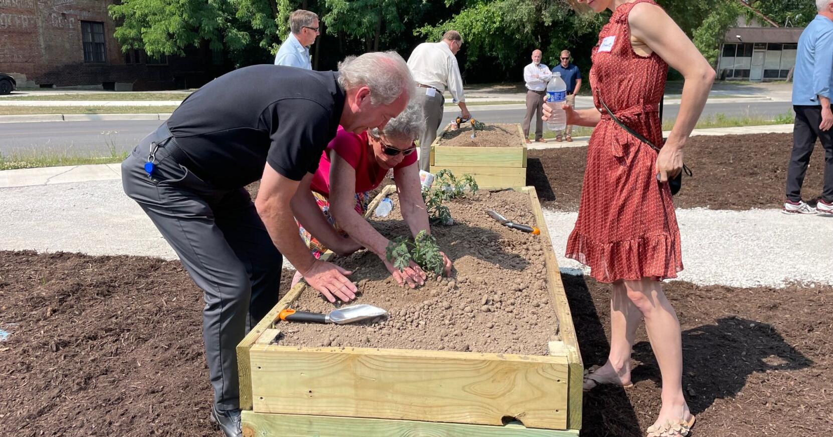 Carle adds community garden - Vimarsana News