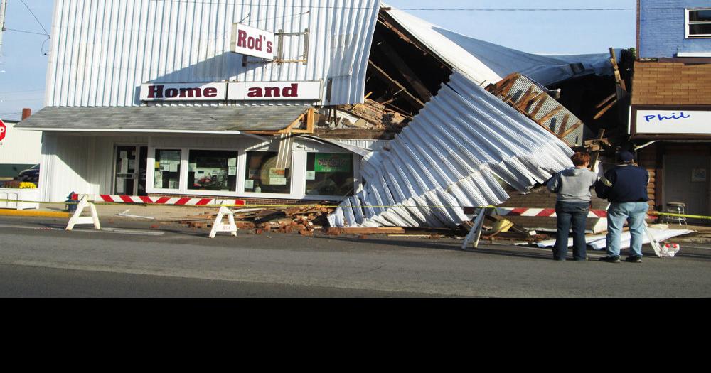 Building collapses in Hoopeston News