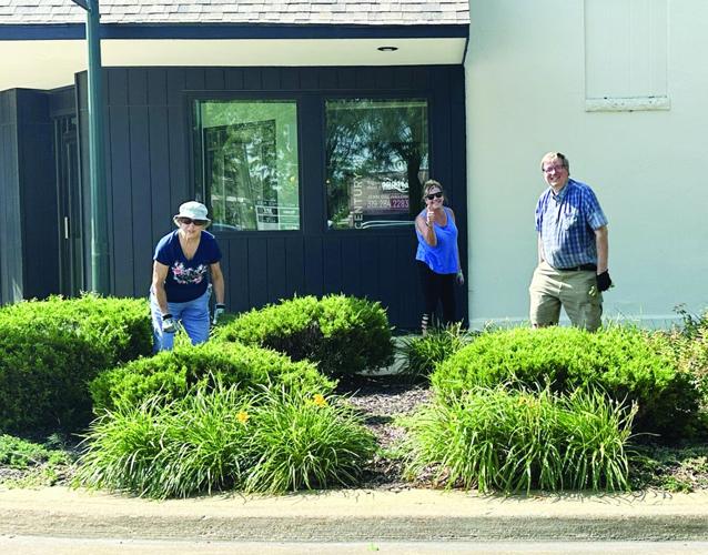 Final spruce up for Friday’s record crowd | Oelwein Daily Register ...