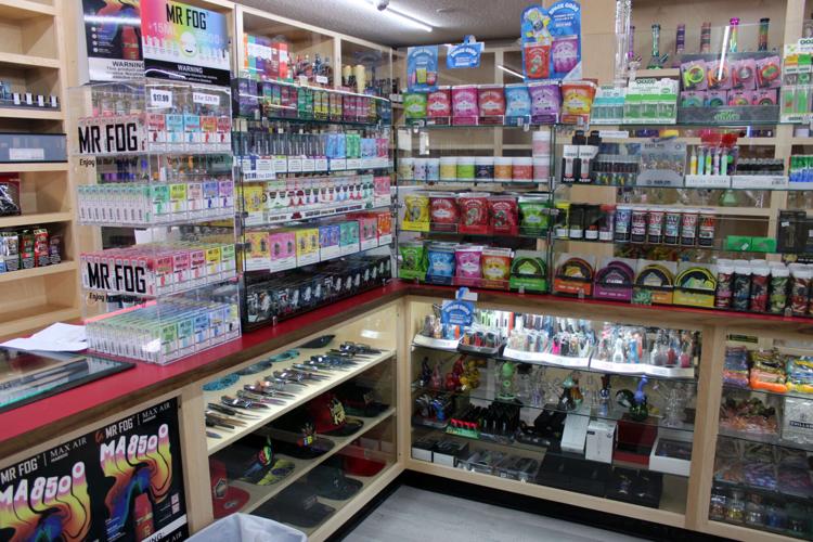 Vinton Liquor Tobacco and Vape Ribbon Cutting Ceremony | Vinton Newspapers  | communitynewspapergroup.com