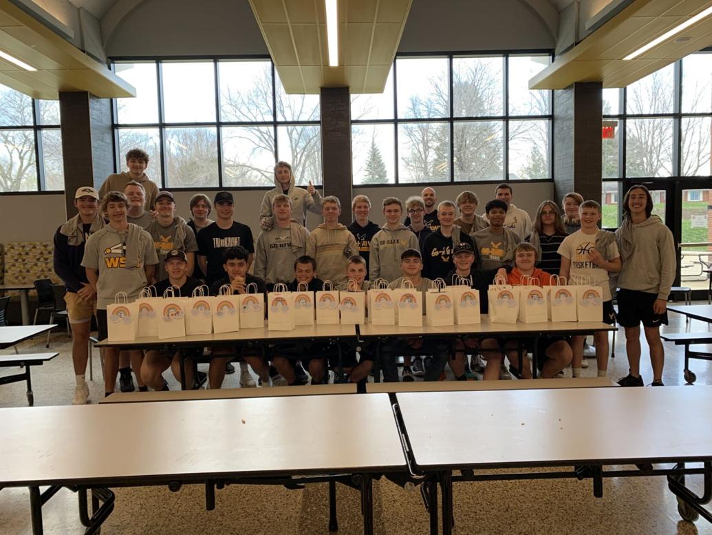 W-SR boys tennis team works together on service project | Waverly ...