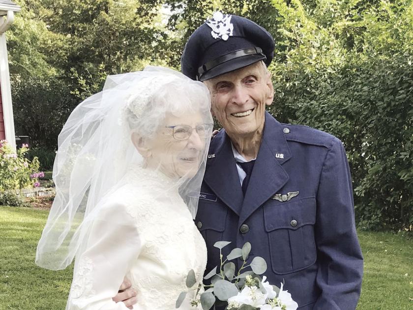 To love and to cherish: Kings celebrate 77th wedding anniversary with outdoor photo session | Oelwein Daily Register | communitynewspapergroup.com
