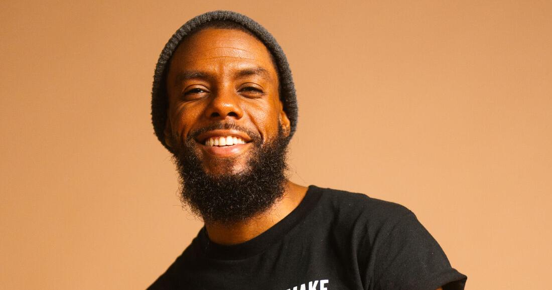 Graven Chicago Rapper Davis to receive Wartburg College's Graven Award | Local ...