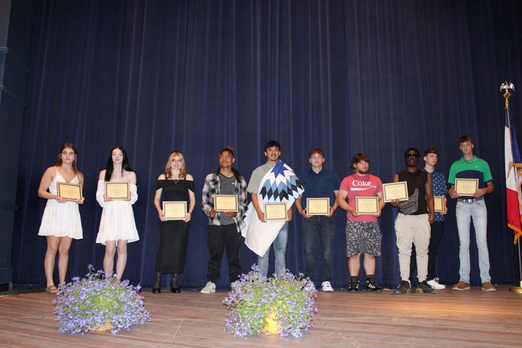 250513_wi_news_greenviewgraduation-img