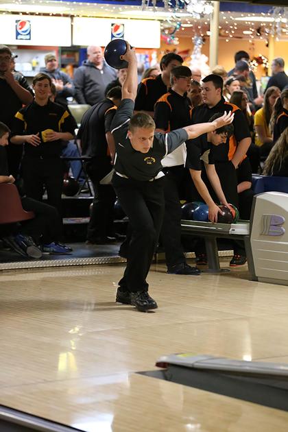 Schneiders set 3 school records