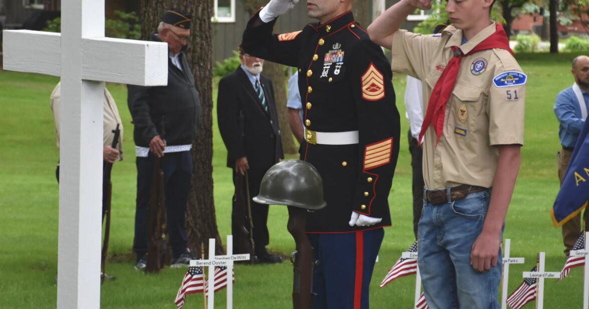 Weather does not hinder Memorial Day services - Vimarsana News