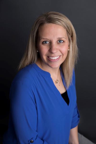 Dr Sarah Gingrich Of Dysart Receives Find Loan Repayment Award From Delta Dental Of Iowa Features Communitynewspapergroup Com