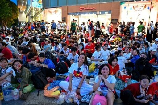 Many young people with no direct connection to the war wanted to experience the spectacle in Ho Chi Minh City