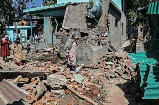 Indian soldiers have blown up nine homes of suspected rebels in Kashmir since a deadly attack last week