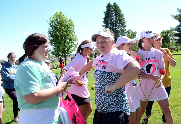 PHOTOS Class 2A state tournament, celebration time Oelwein Daily