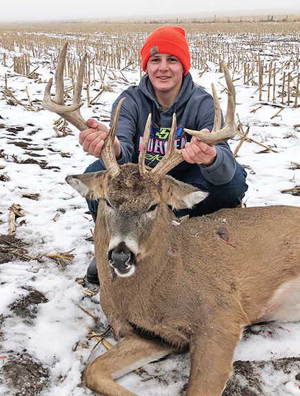 Ladeburg bags 11-point buck